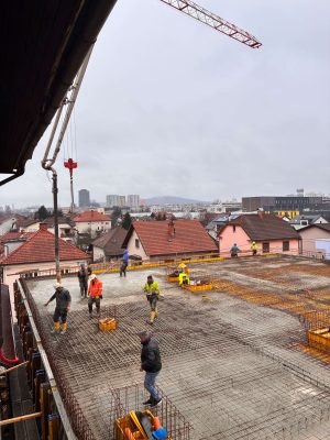 gradnja-telovadnice-smgs-ljubljana-zalivanje-plosce