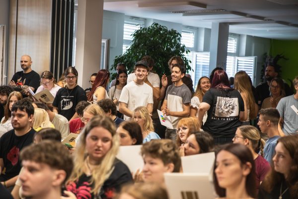 podelitev-matura-2026-maturanti-na-podelitvi